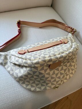 Neutral Geometric Canvas Crossbody Belt Bag - Unbranded